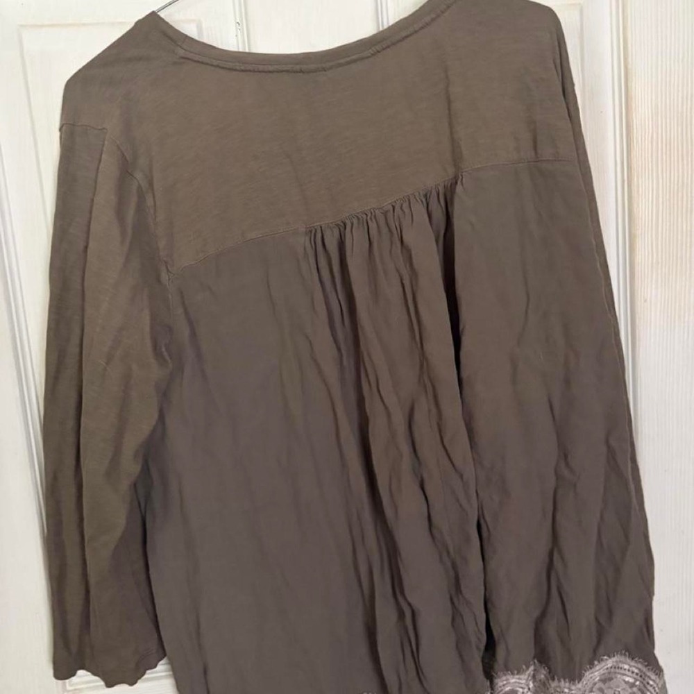 LoGo brown top